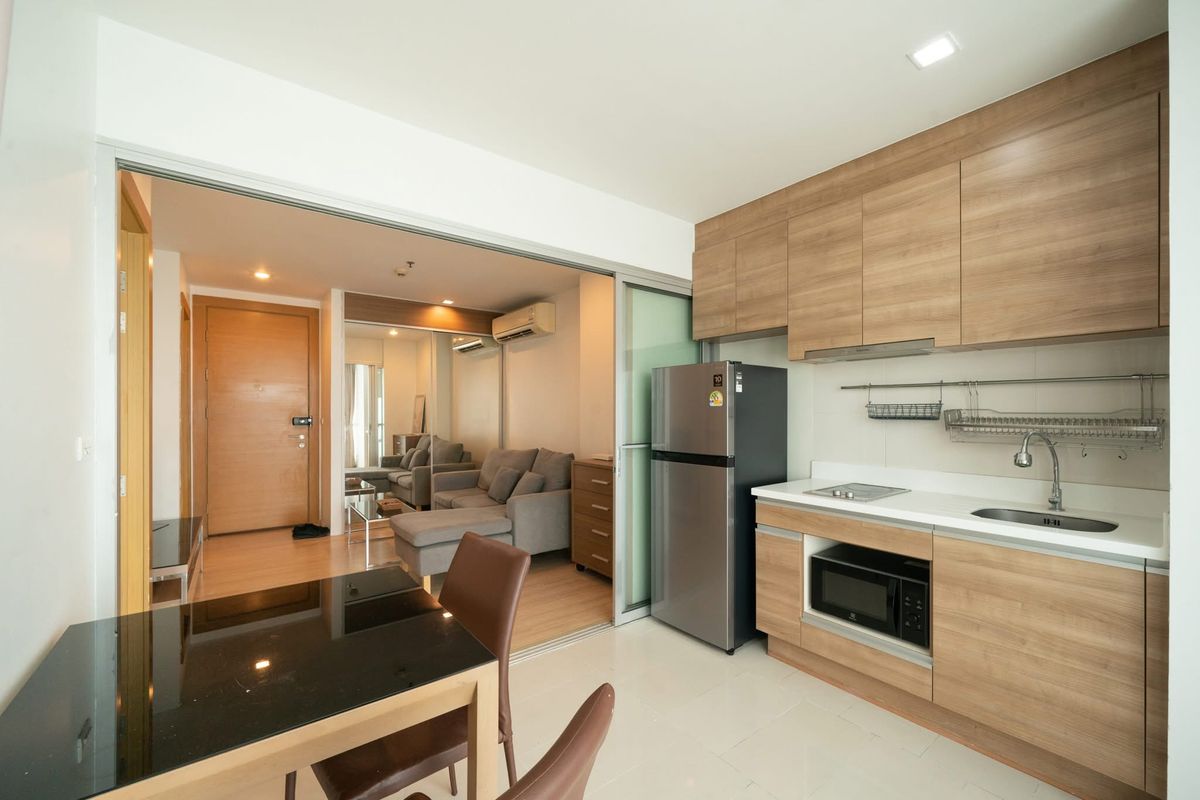 ให้เช่าคอนโดรัชดา ห้วยขวาง : ให้เช่า 📍 Rhythm Ratchada 📍เฟอร์นิเจอร์ และ เครื่องใช้ไฟฟ้าครบ ใกล้ MRT รัชดาภิเษก