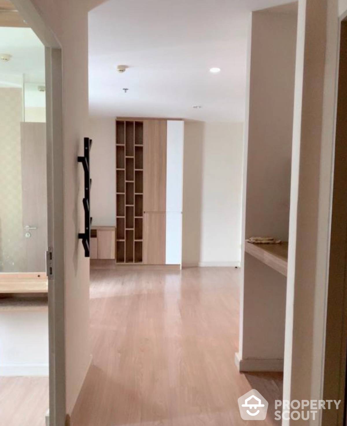 For SaleCondoRatchathewi,Phayathai : 2-BR Condo at The Capital Ratchaprarop - Vibhavadi near BTS Sanam Pao