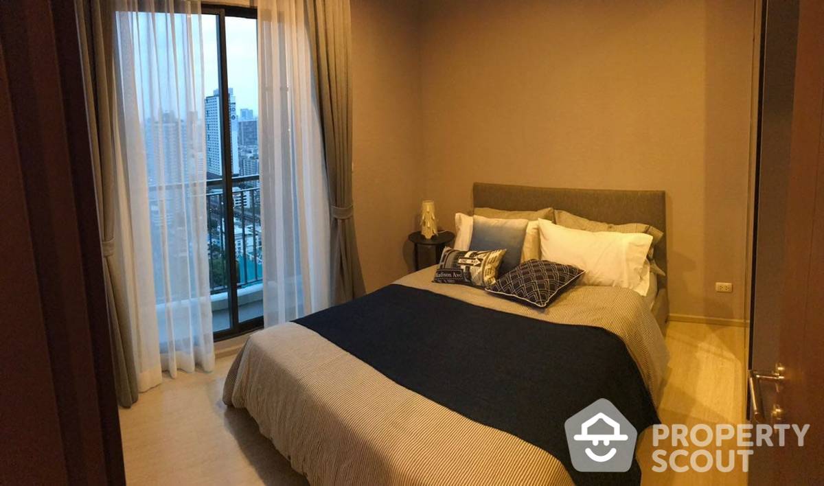 For SaleCondoRama9, Petchburi, RCA : 1-BR Condo at Rhythm Asoke near MRT Phra Ram 9