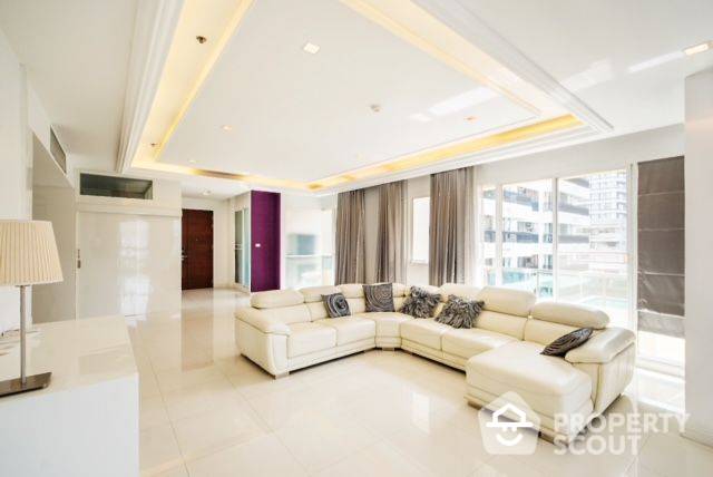 For SaleCondoNana, North Nana,Sukhumvit13, Soi Nana : 5-BR Condo at Sukhumvit City Resort Condominium near BTS Nana