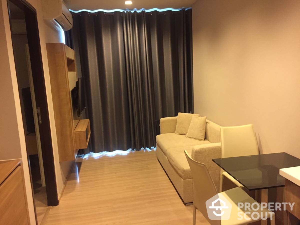 For SaleCondoSathorn, Narathiwat : 1-BR Condo at Rhythm Sathorn near BTS Saphan Taksin