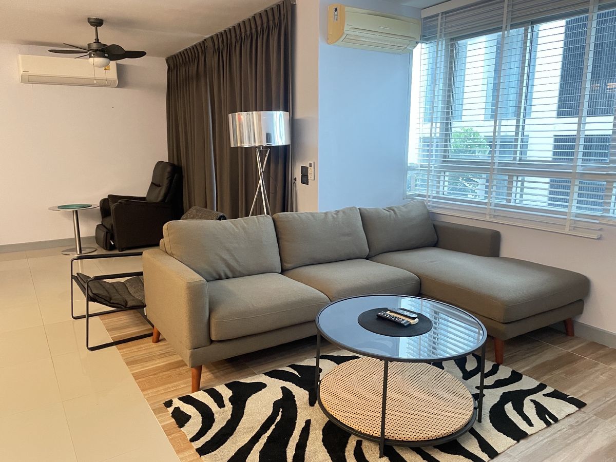 For RentCondoSukhumvit, Asoke, Thonglor : The Clover Thonglor | Luxury 3 Bedroom Condo 115 sq.m. In the heart of Thonglor near J Avenue - only 60,000/D.