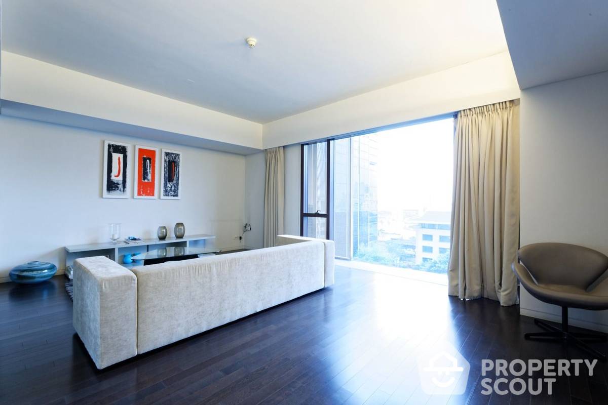 ขายคอนโดวิทยุ ชิดลม หลังสวน : คอนโด 1-ห้องนอน ที่ โรงแรม หรรษา ใกล้ BTS ราชดำริ