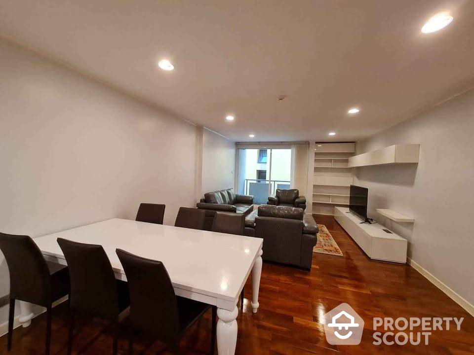 For RentCondoWitthayu, Chidlom, Langsuan, Ploenchit : 3-BR Condo at Baan Siri Ruedee Condominium near BTS Phloen Chit