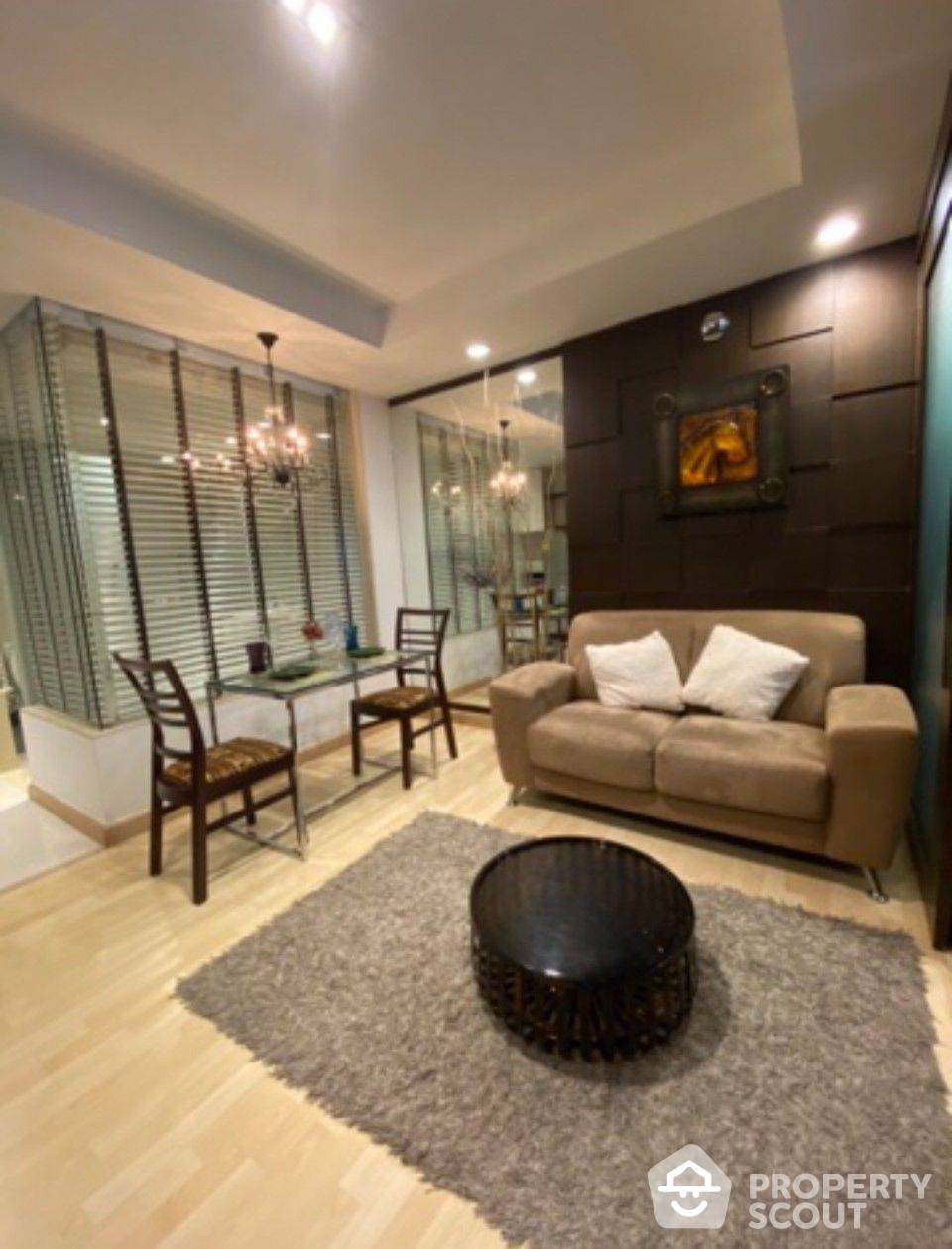 For RentCondoWitthayu, Chidlom, Langsuan, Ploenchit : 1-BR Condo at The Rajdamri near BTS Ratchadamri