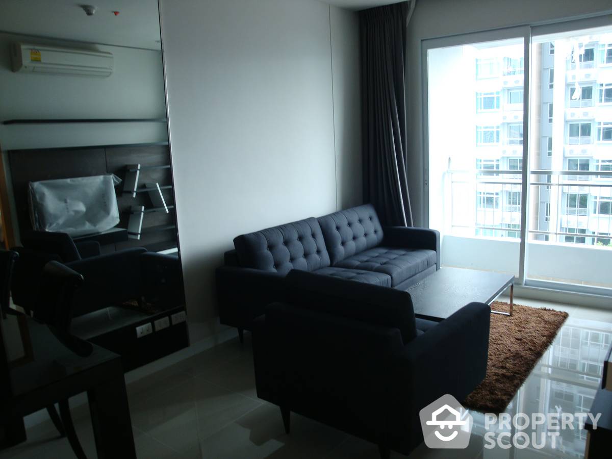 For RentCondoRama9, Petchburi, RCA : 1-BR Condo at Circle Condominium near MRT Phetchaburi