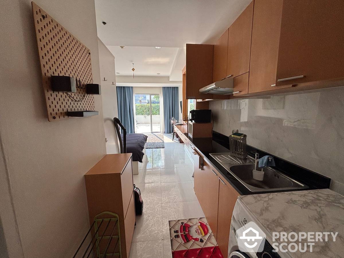 For RentCondoNana, North Nana,Sukhumvit13, Soi Nana : 1-BR Condo at The Trendy Condominium near BTS Nana