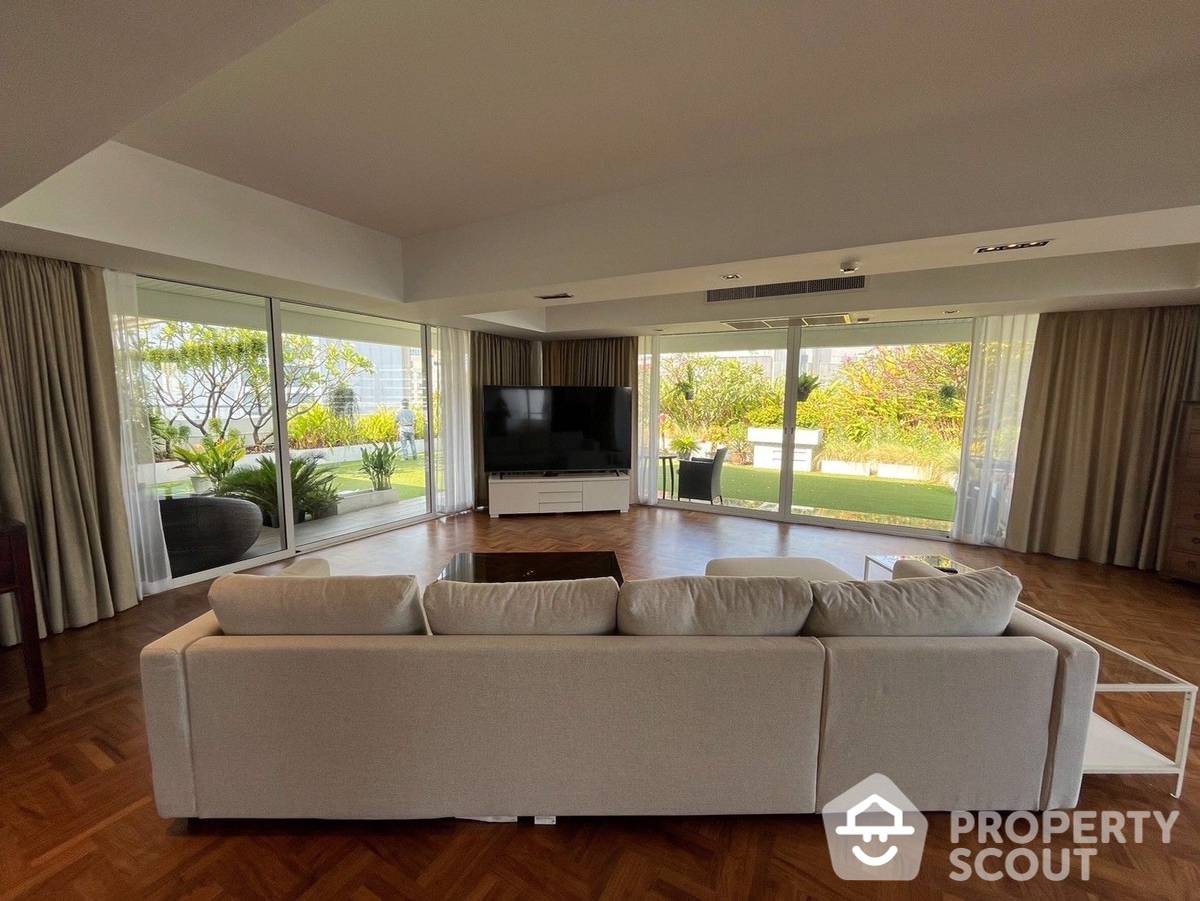 For RentCondoSukhumvit, Asoke, Thonglor : 2-BR Serviced Apt. near BTS Phrom Phong