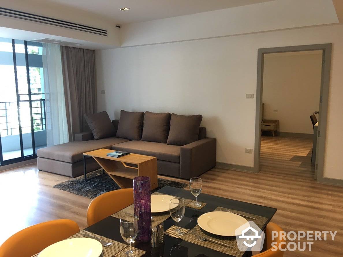 For RentCondoSukhumvit, Asoke, Thonglor : 2-BR Condo at Villa Bajaj near MRT Sukhumvit