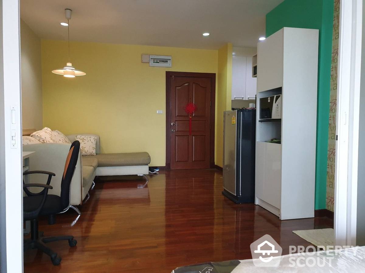 For RentCondoRama9, Petchburi, RCA : 2-BR Condo at PG Rama 9 near MRT Phra Ram 9