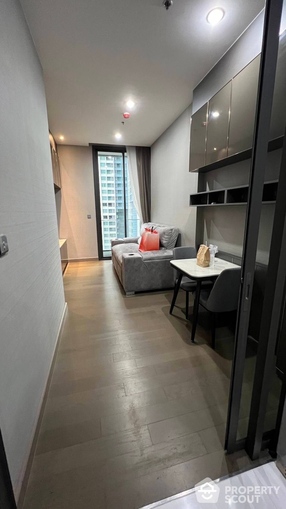 For RentCondoRama9, Petchburi, RCA : 1-BR Condo at The Esse At Singha Complex near MRT Phetchaburi