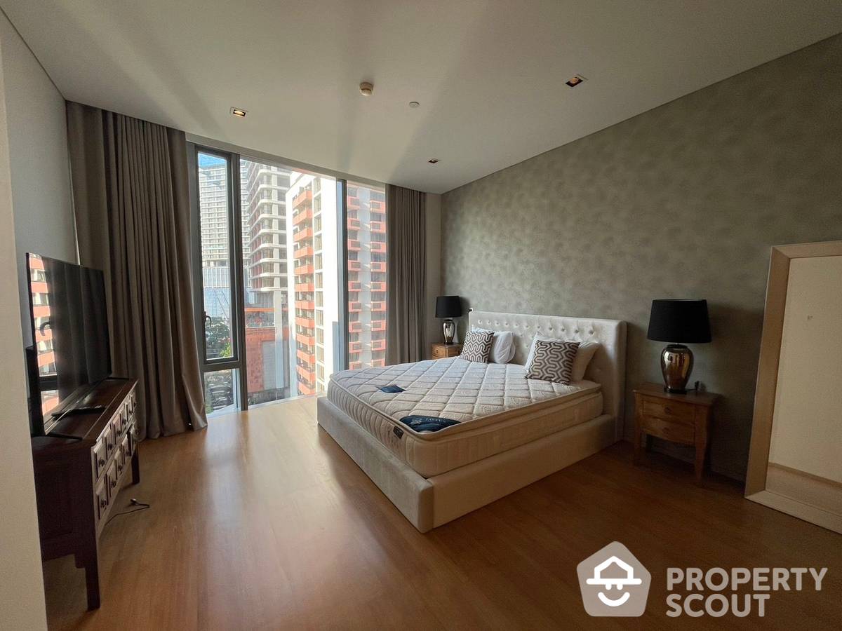 For RentCondoSilom, Saladaeng, Bangrak : 2-BR Condo at Saladaeng Residences near MRT Si Lom