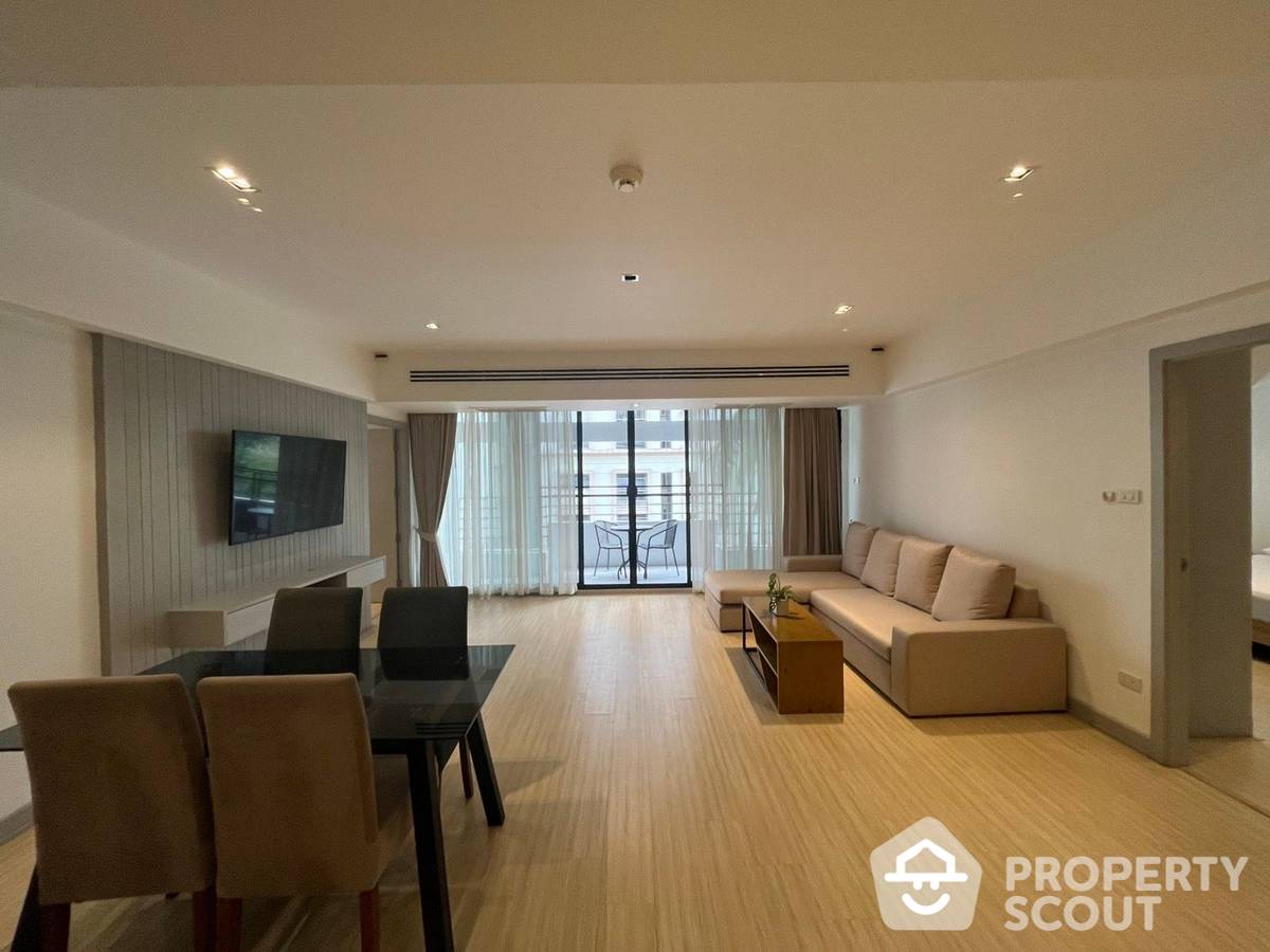 For RentCondoSukhumvit, Asoke, Thonglor : 2-BR Condo at Villa Bajaj near MRT Sukhumvit
