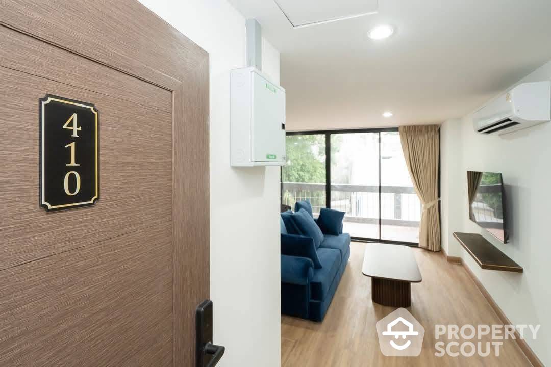 For RentCondoNana, North Nana,Sukhumvit13, Soi Nana : 2-BR Apt. near BTS Nana