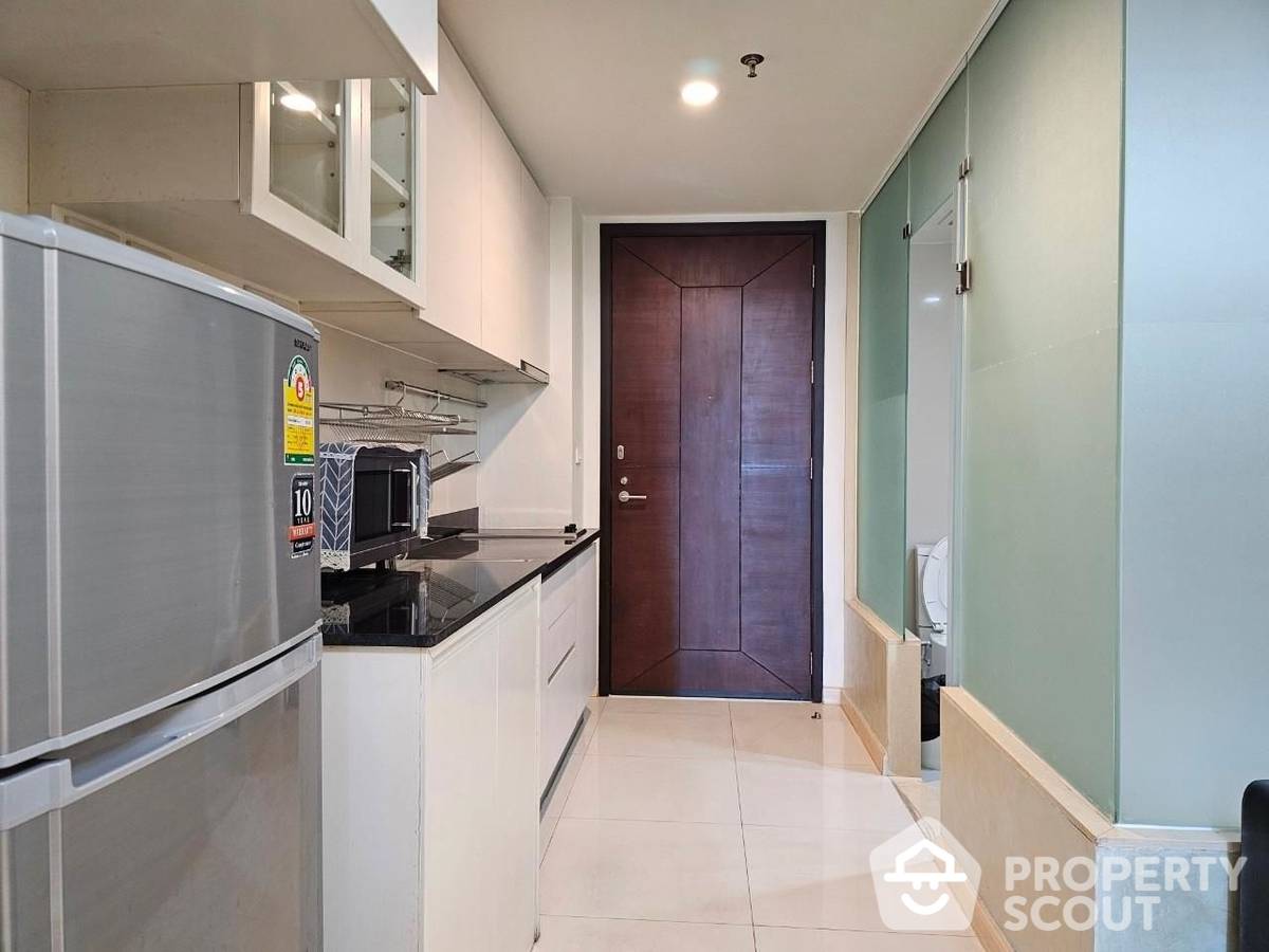 For RentCondoWitthayu, Chidlom, Langsuan, Ploenchit : 1-BR Condo at The Rajdamri near BTS Ratchadamri