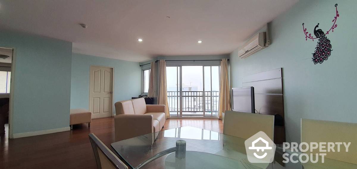 For SaleCondoSathorn, Narathiwat : 2-BR Condo at Belle Park Residence Condominium in Chong Nonsi