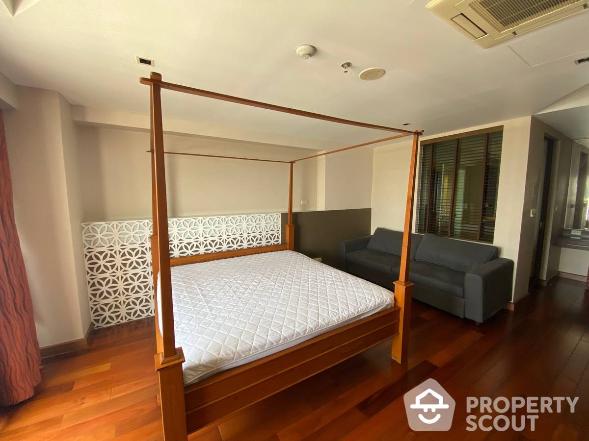ให้เช่าคอนโดสาทร นราธิวาส : คอนโด 1-ห้องนอน ที่ ณุศา สเตท ทาวเวอร์ คอนโดมิเนียม ใกล้ BTS สะพานตากสิน