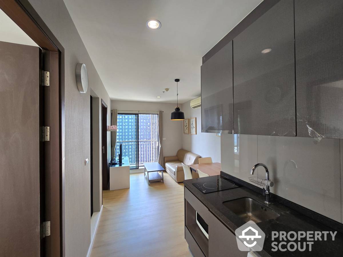 For RentCondoRama9, Petchburi, RCA : 2-BR Condo at Rhythm Asoke near MRT Phra Ram 9