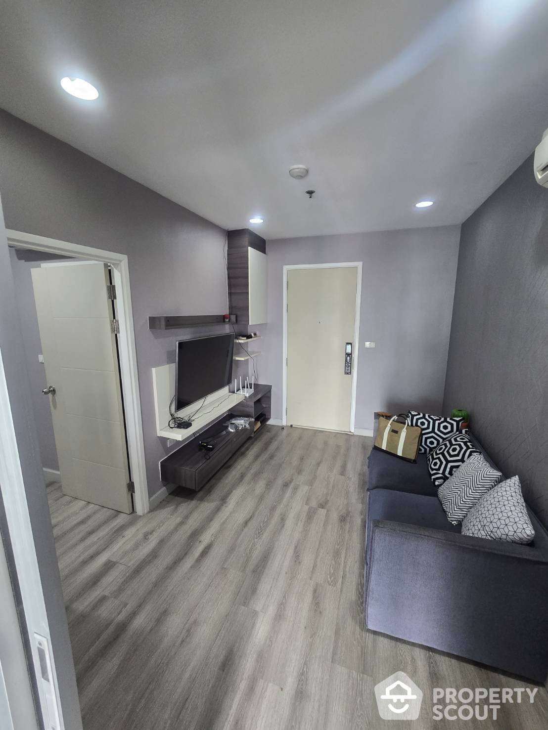 For SaleCondoSathorn, Narathiwat : 1-BR Condo at Centric Sathorn-St. Louis near BTS Saint Louis