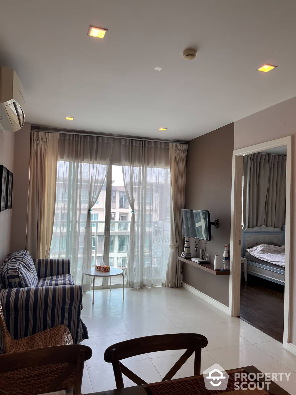ขายคอนโดหัวหิน ประจวบคีรีขันธ์ : คอนโด 2-ห้องนอน ที่ เดอะ ซีเครส หัวหิน ใกล้ หาดเขาตะเกียบ