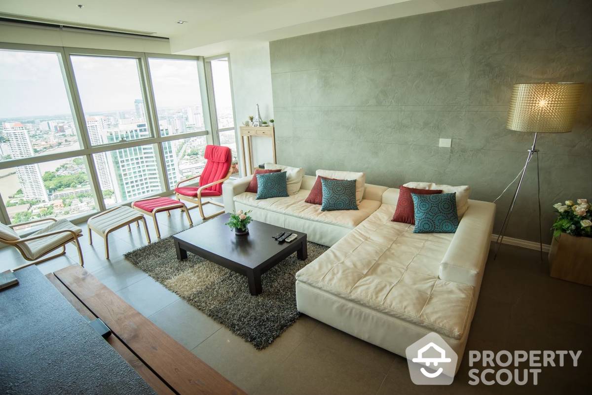 For SaleCondoWongwianyai, Charoennakor : 3-BR Condo at The River Condominium near BTS Saphan Taksin
