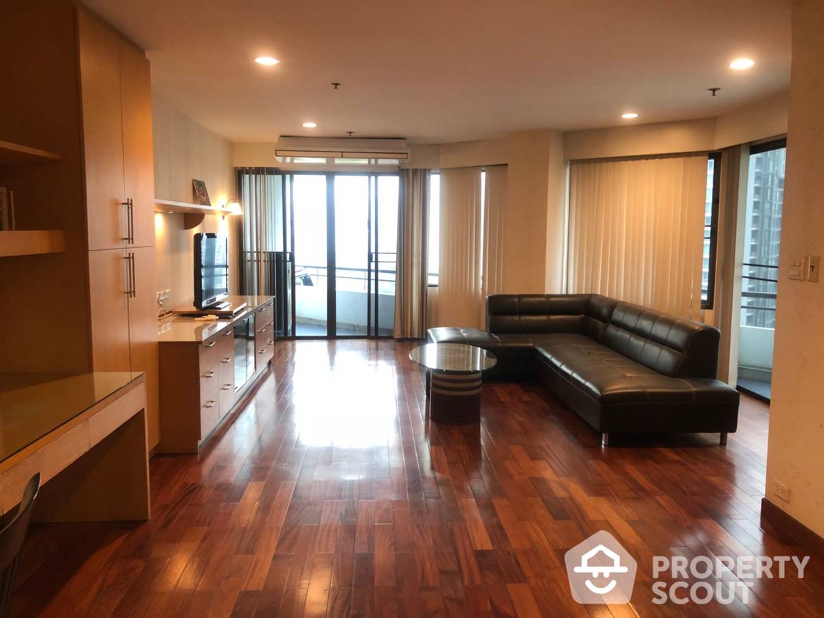 For RentCondoKhlongtoei, Kluaynamthai : 2-BR Condo at Moon Tower Condominium near BTS Thong Lor