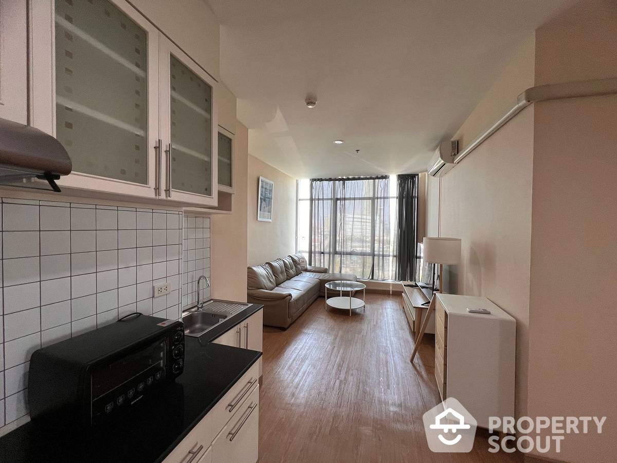 For SaleCondoWongwianyai, Charoennakor : 2-BR Condo at Baan Sathorn Chaopraya near BTS Krung Thon Buri