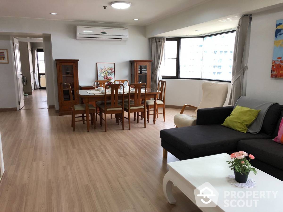 For SaleCondoSukhumvit, Asoke, Thonglor : 3-BR Condo at Baan Suanpetch Condominium near BTS Phrom Phong