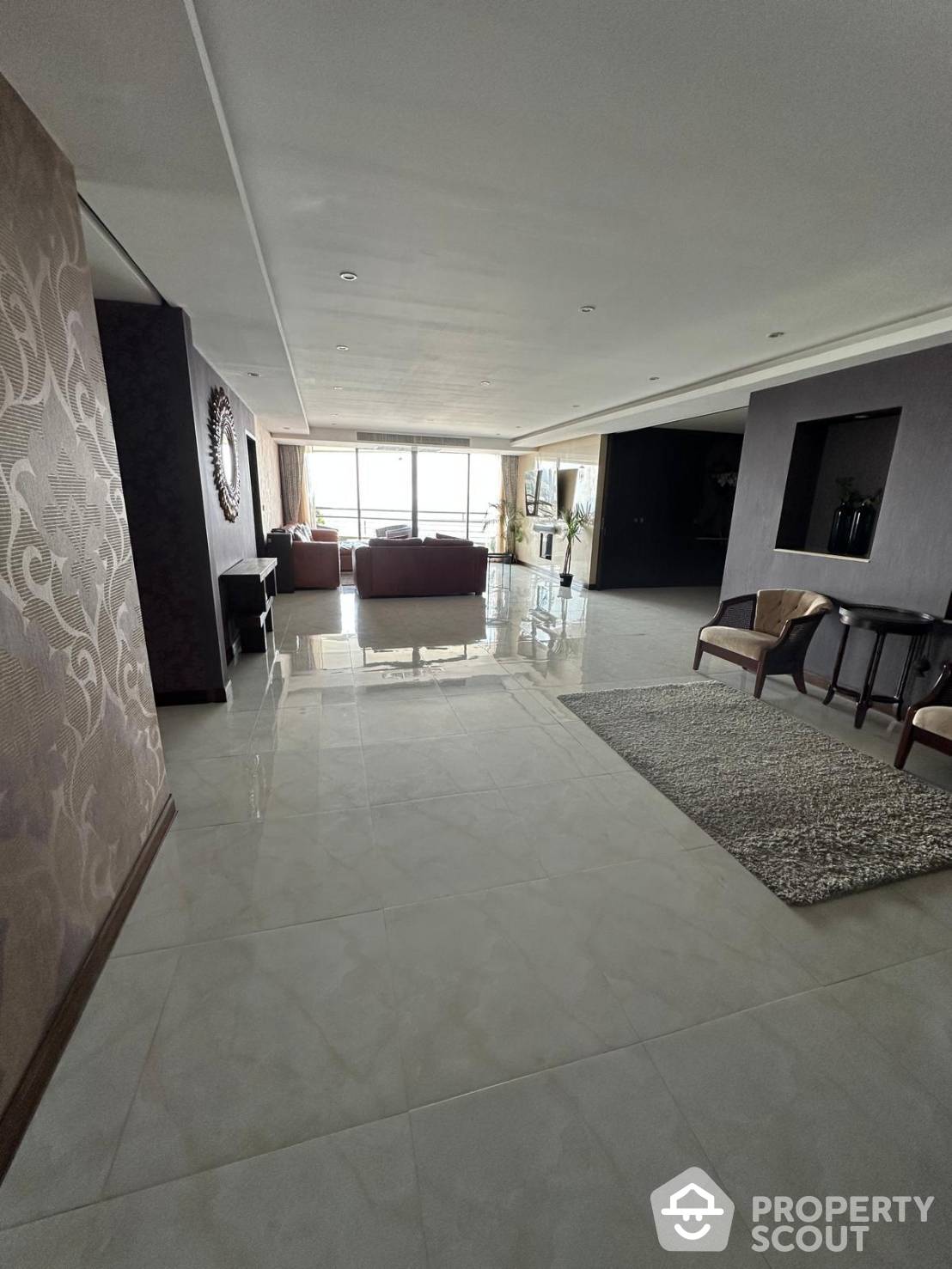 For RentCondoSukhumvit, Asoke, Thonglor : 4-BR Condo at Mahogany Tower Condominium near MRT Queen Sirikit National Convention Centre