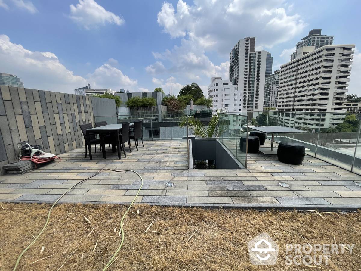 For SaleCondoSukhumvit, Asoke, Thonglor : 3-BR Condo at Siamese Gioia near MRT Phetchaburi