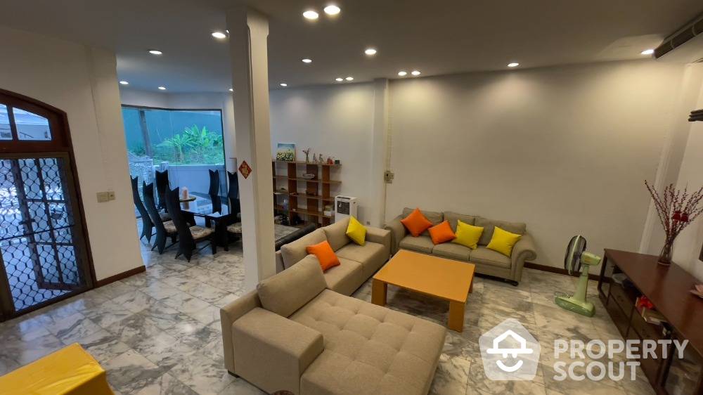 For SaleTownhomeKhlongtoei, Kluaynamthai : 4-BR Townhouse near ARL Ramkhamhaeng