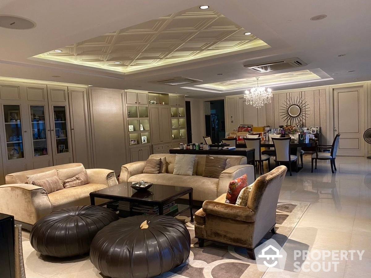 For SaleCondoSathorn, Narathiwat : 4-BR Condo at Sathorn Gardens near MRT Si Lom