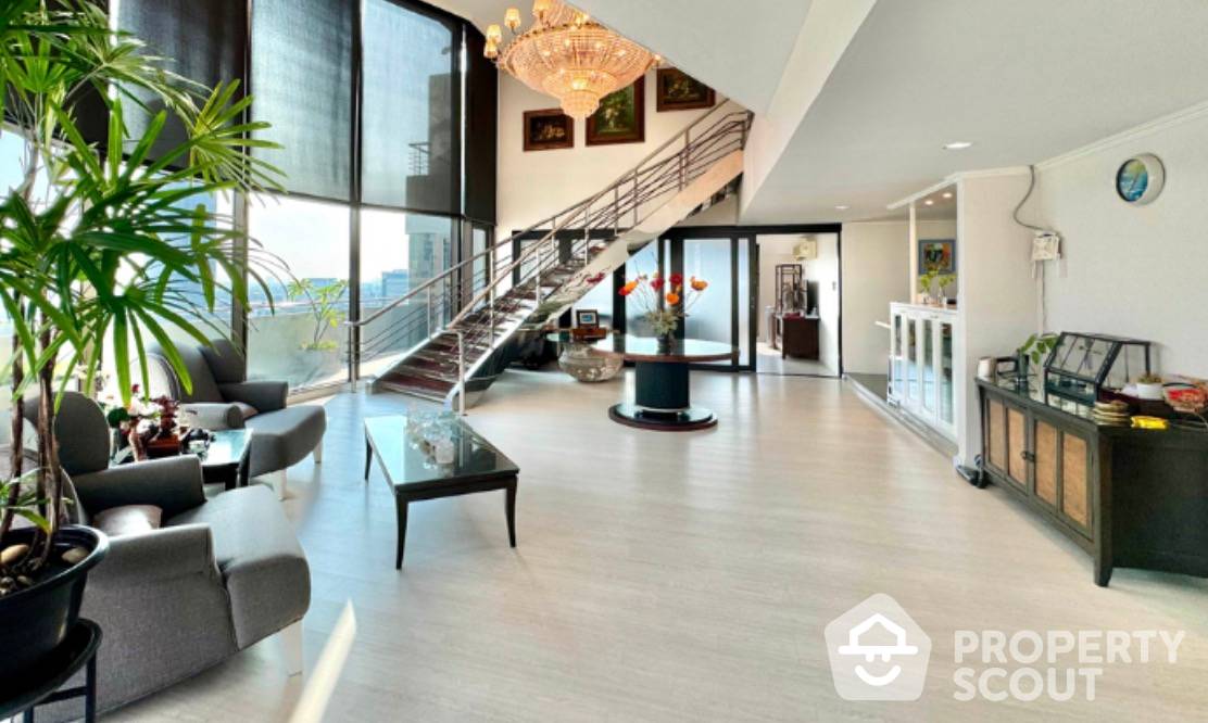 For SaleCondoSukhumvit, Asoke, Thonglor : 5-BR Condo at Supalai Place Sukhumvit 39 near BTS Phrom Phong