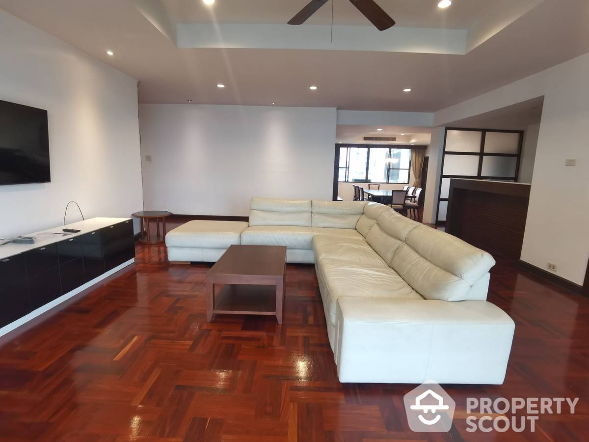 For RentCondoSukhumvit, Asoke, Thonglor : 4-BR Serviced Apt. near BTS Phrom Phong