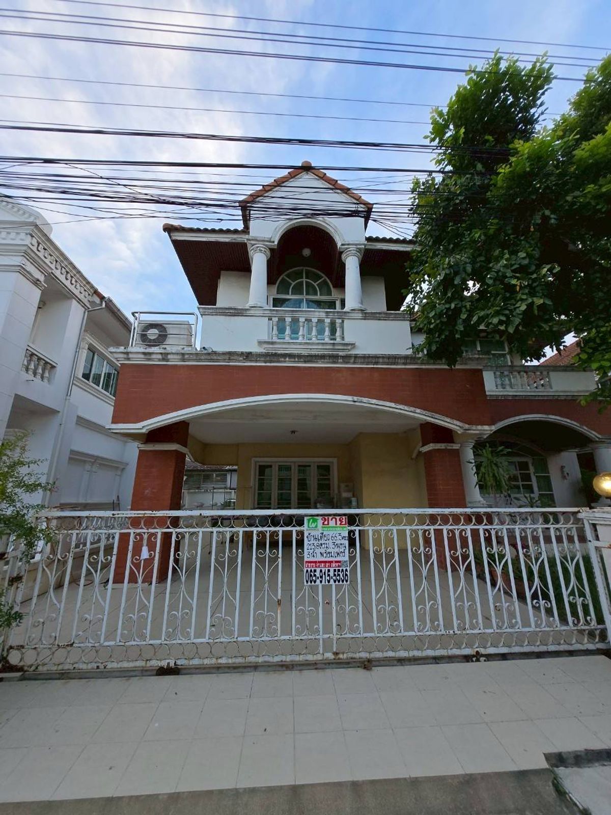 For SaleHousePattanakan, Srinakarin : Detached house, Suan Luang Ville, 66.3 sq.w., 3 bedrooms, 3 water, with furniture, carrying the luggage.