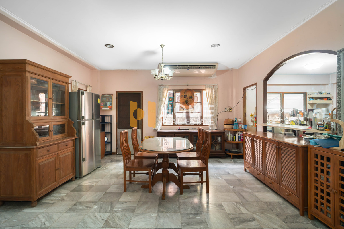 ขายบ้านลาดพร้าว101 แฮปปี้แลนด์ : หลังใหญ่ราคาดี พื้นที่ใช้สอยเยอะ ✨ บ้านเดี่ยว บ้านเฟื่องฟ้า แฮปปี้แลนด์ / 4 ห้องนอน (ขาย), Baan Fueangfah Happyland / Detached House 4 Bedrooms (FOR SALE) AA486