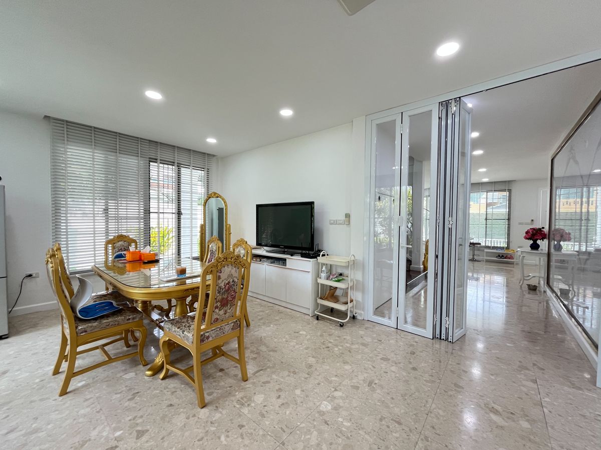 ขายบ้านลาดพร้าว เซ็นทรัลลาดพร้าว : บ้านลาดพร้าว 2 / 4 ห้องนอน (ขาย), Baan Ladprao 2 / 4 Bedrooms (FOR SALE) TPM208