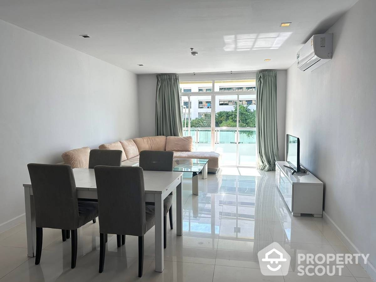 For RentCondoNana, North Nana,Sukhumvit13, Soi Nana : 2-BR Condo at Sukhumvit City Resort Condominium near BTS Nana