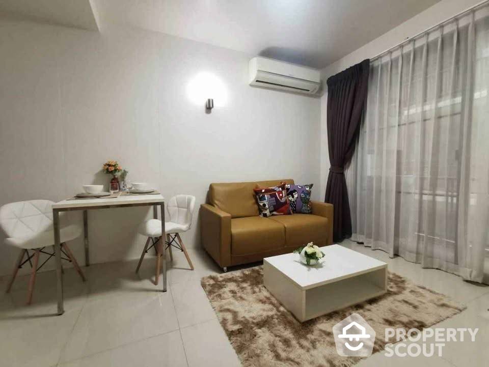 For RentCondoSukhumvit, Asoke, Thonglor : 1-BR Condo at Le Cote Sukhumvit 14 near BTS Asok