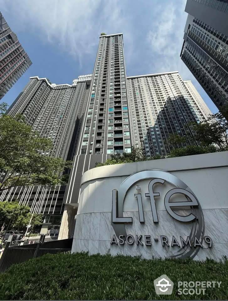 For RentCondoRama9, Petchburi, RCA : 1-BR Condo at Life Asoke - Rama 9 near MRT Phra Ram 9