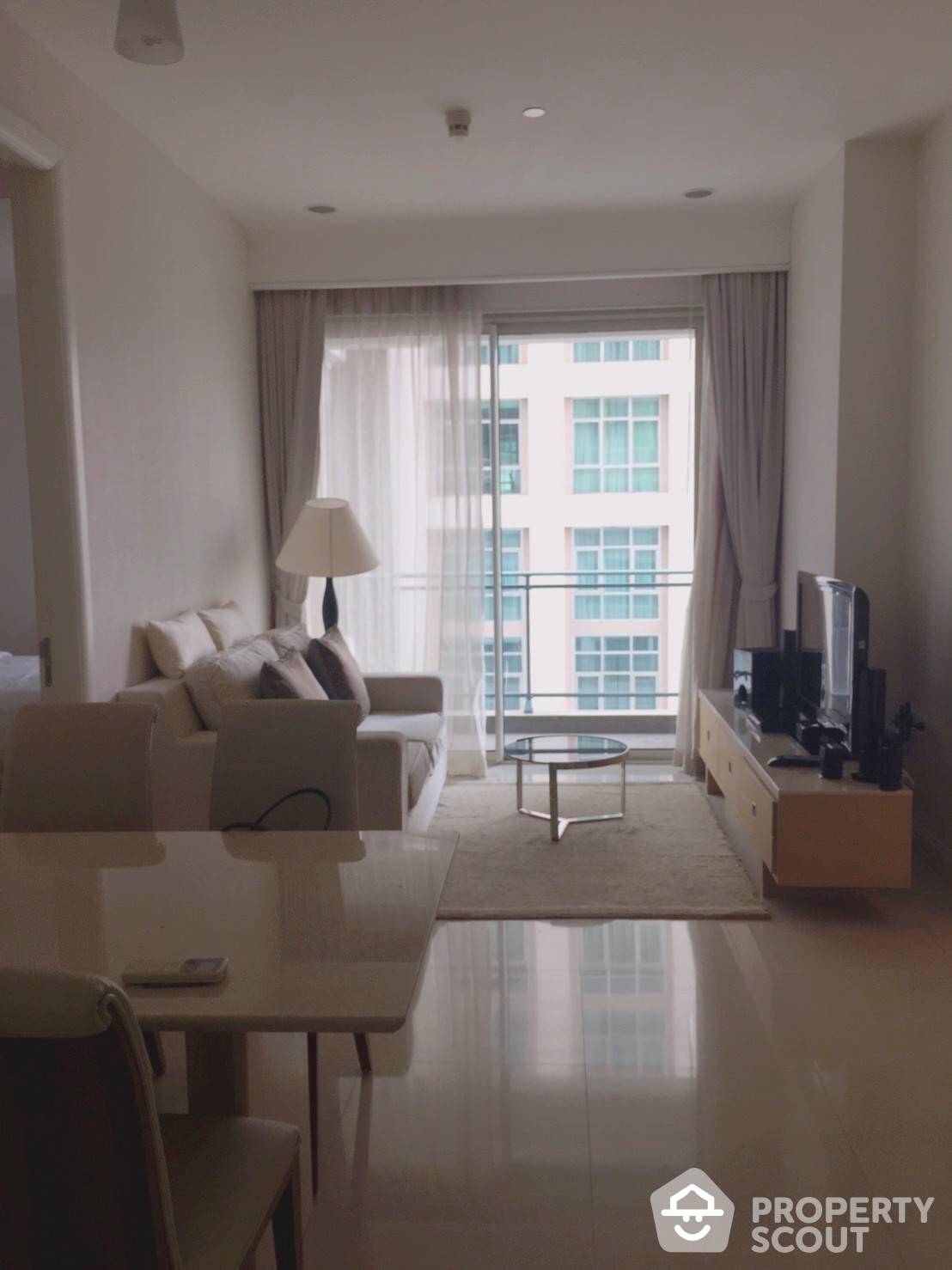 ให้เช่าคอนโดวิทยุ ชิดลม หลังสวน : คอนโด 2-ห้องนอน ที่ คิว หลังสวน ใกล้ BTS ราชดำริ