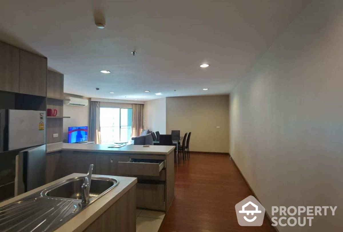 For RentCondoRama9, Petchburi, RCA : 2-BR Condo at Belle Grand Rama 9 near MRT Phra Ram 9