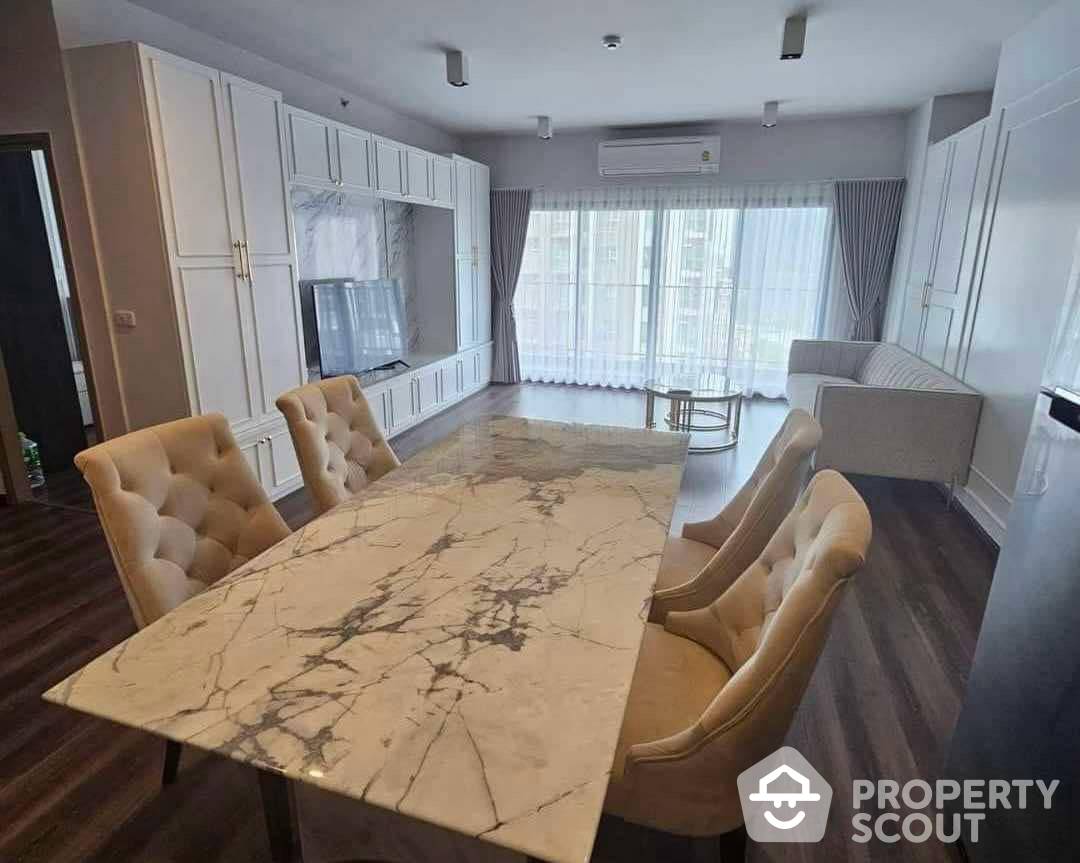 For RentCondoRama9, Petchburi, RCA : 2-BR Condo at Ideo Mobi Asoke near MRT Phetchaburi