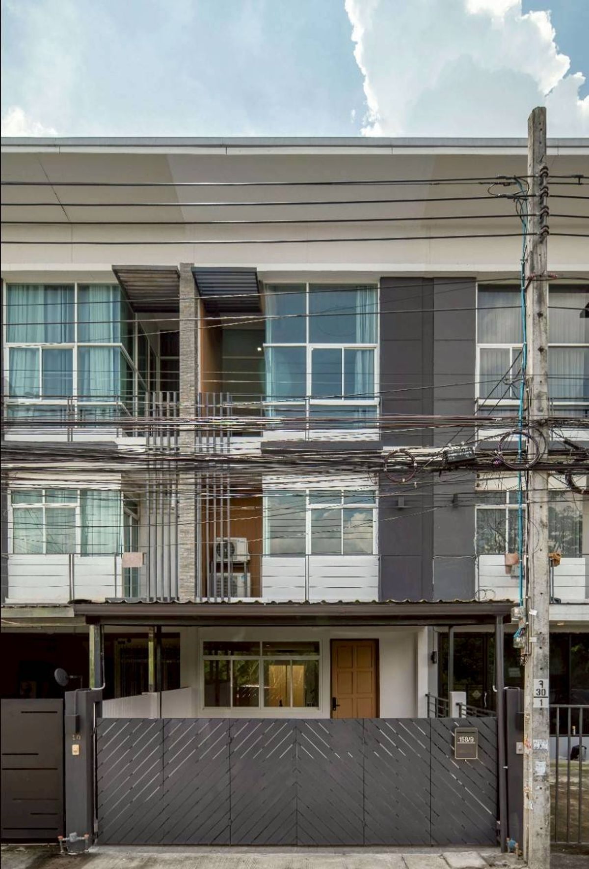 ขายทาวน์โฮมโชคชัย4 ลาดพร้าว71 : ขายทาวน์โฮม 3 ชั้า Onyx Home” at Ladprao-Nakniwat 48 รีโนเวทใหม่ทั้งหลัง ใกล้ทางด่วนพิเศษฉลองรัช (JKTW28)​
