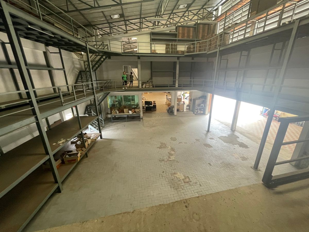 For RentWarehousePattanakan, Srinakarin : Office for rent With warehouses, good locations, Soi Chaloem Phrakiat Rama 9 Soi 13