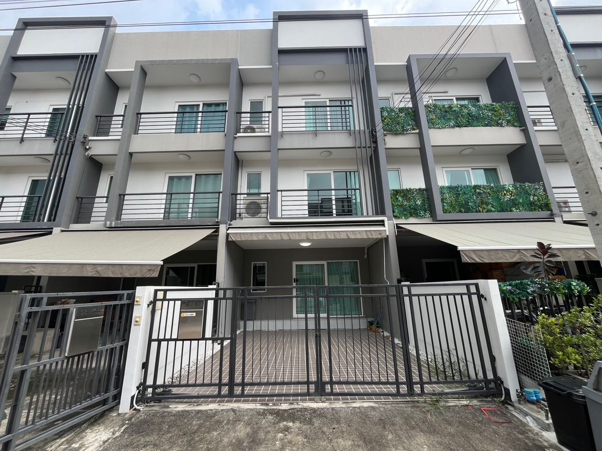 ขายทาวน์โฮมลาดกระบัง สุวรรณภูมิ : ขายบ้านกลางเมือง ประเวศ–สวนหลวง