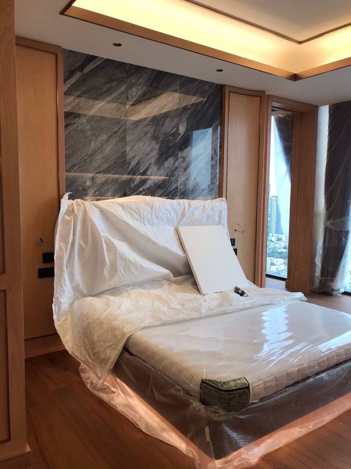 For SaleCondoRama9, Petchburi, RCA : For Sale: The Esese Singha Complex (Penthouse) 3BED4BATH High Floor 244SQM 129MB