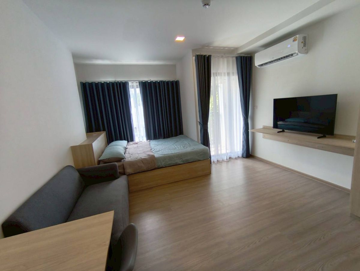 For RentCondoPattaya, Bangsaen, Chonburi : 🏢 For rent ✨ Vay Pothisan2, a new room ready to move in. Add LINE from 0989535265.