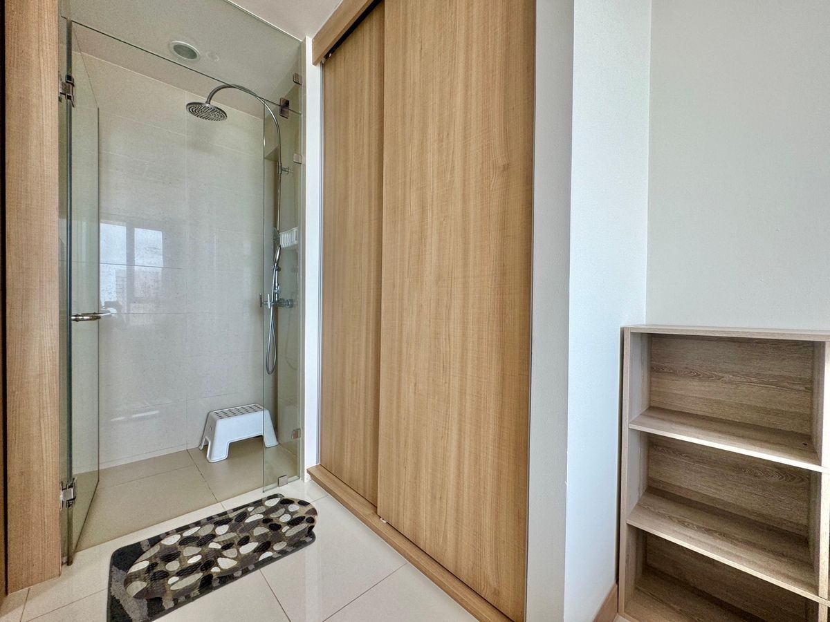 ให้เช่าคอนโดพัทยา บางแสน ชลบุรี สัตหีบ : For Rent Condo Riviera Wongamat  (S03-2013) 