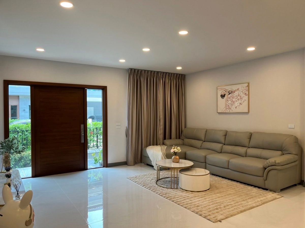ให้เช่าบ้านบางนา แบริ่ง ลาซาล : 🏡 บ้านหรู The City บางนา | 5 ห้องนอน หลังมุมติดสวน ใกล้เมกาบางนา 💸 240,000 บาท/เดือน | Fully furnished 📱 Line: @323gqmho | รหัส: T1646